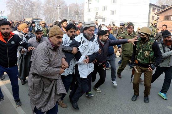 JKLF’s march to Badami Bagh foiled, Malik, others detained