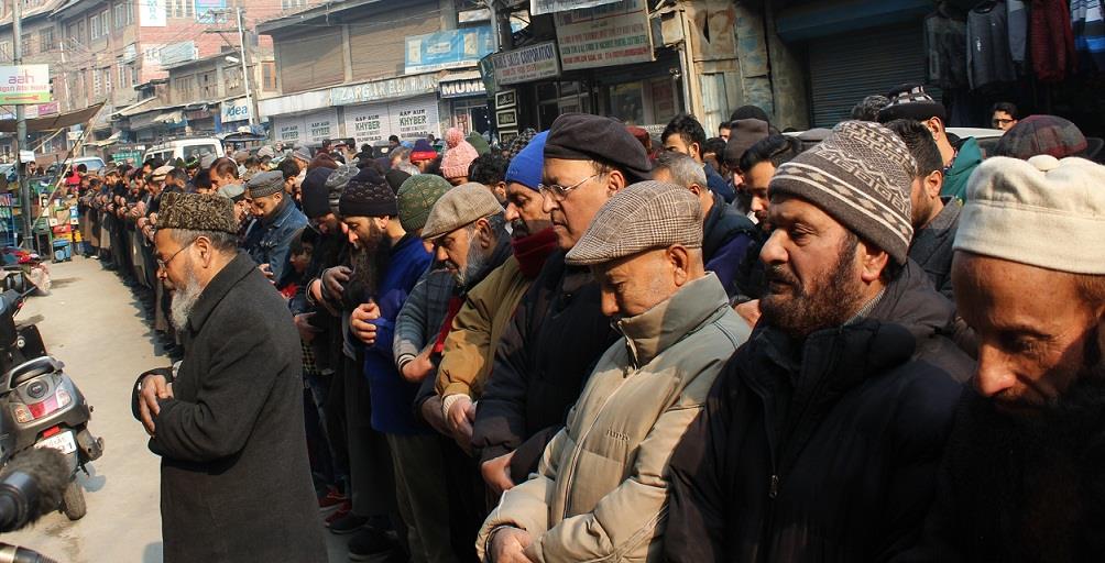 On JRL’s call, JKLF offers funeral prayers in absentia for Pulwama slain