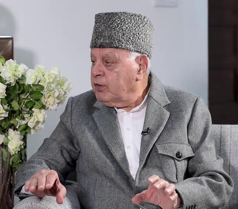 Farooq Abdullah meets Piyush Goyal, seeks resumption of DMUs on Jammu-Udhampur railway stretch