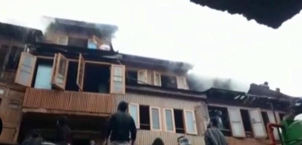 Six houses gutted in Habba Kadal blaze