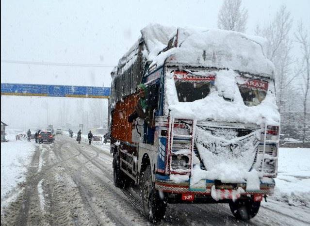 One way traffic from Jammu to Srinagar allowed on Srinagar-Jammu highway