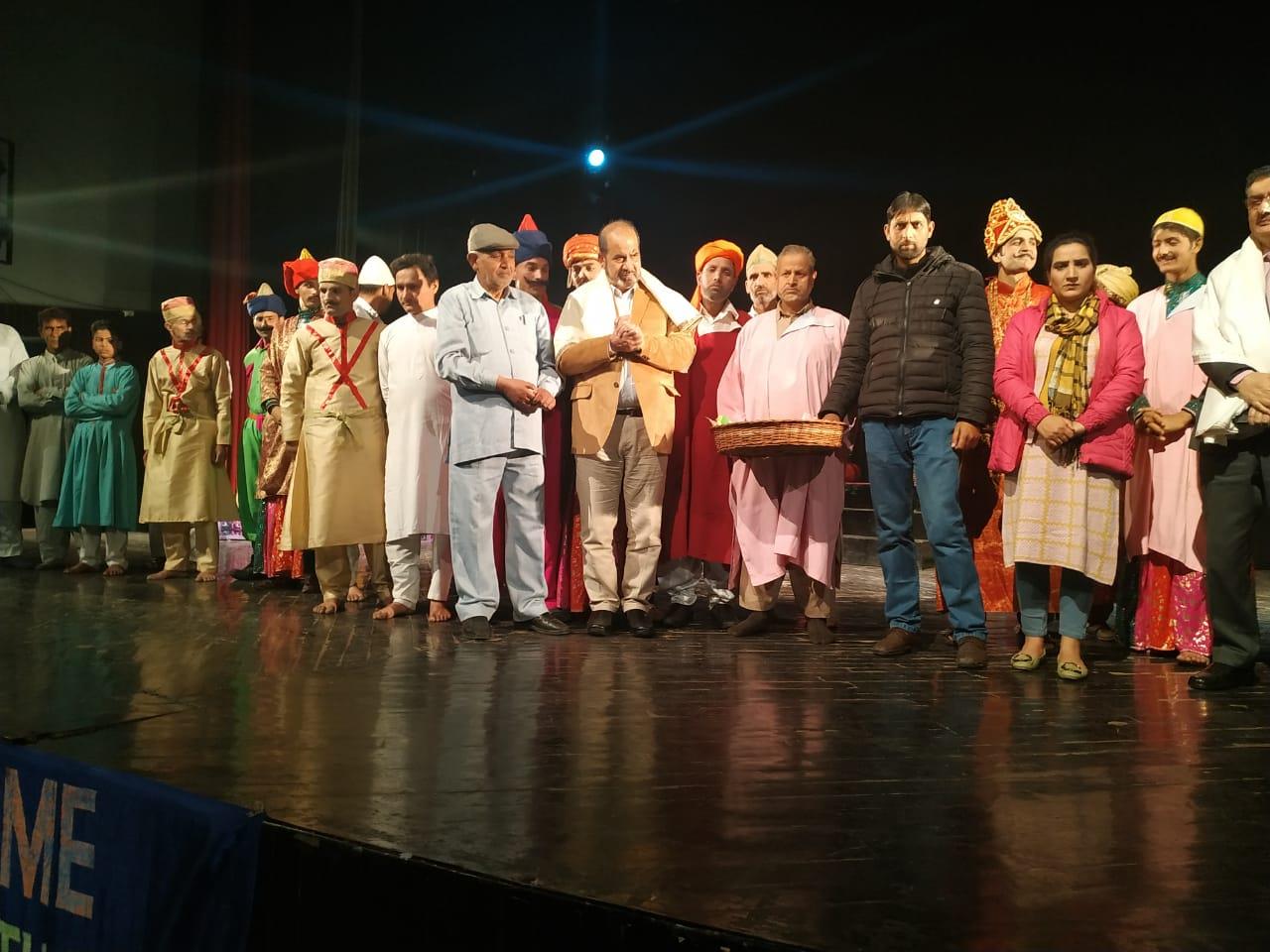 Renzushah for wine free J&K, demands all licences be cancelled