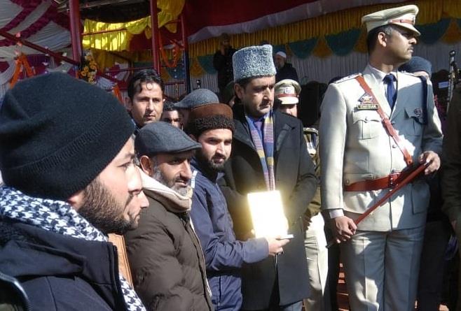 Two RDD employees awarded as best Panchayat Secretaries in Kupwara