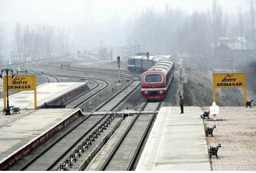 Train services resume in Kashmir