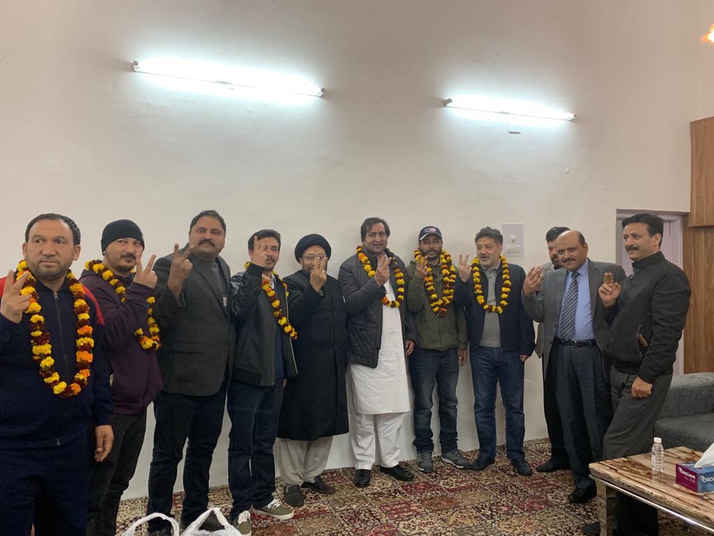 Prominent youth, political workers from Ladakh join PC