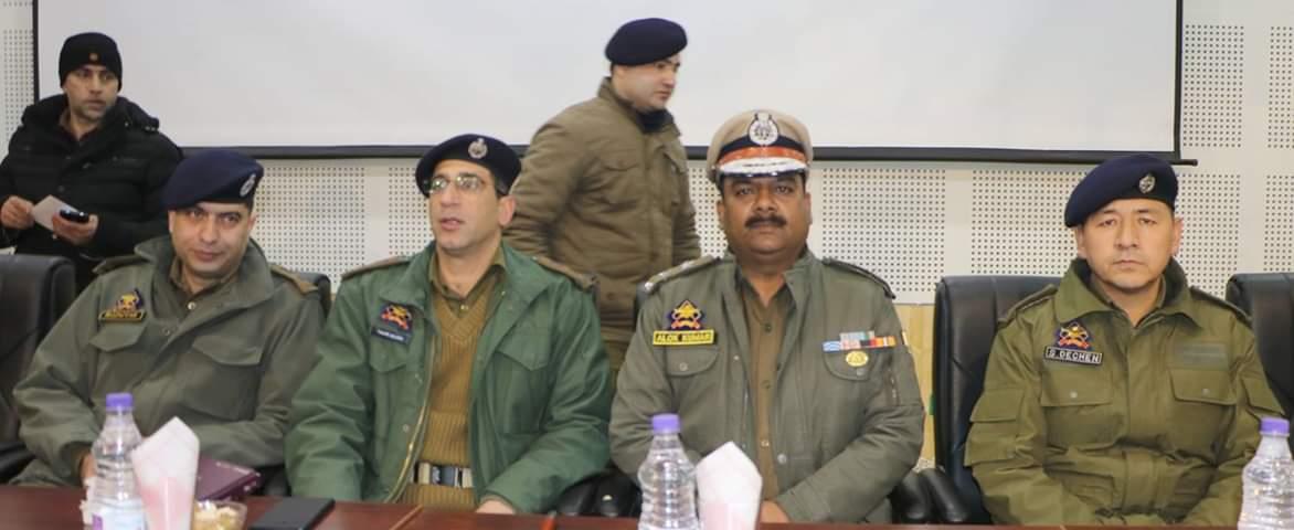 IGP Traffic reviews traffic management on Jammu-Srinagar National Highway