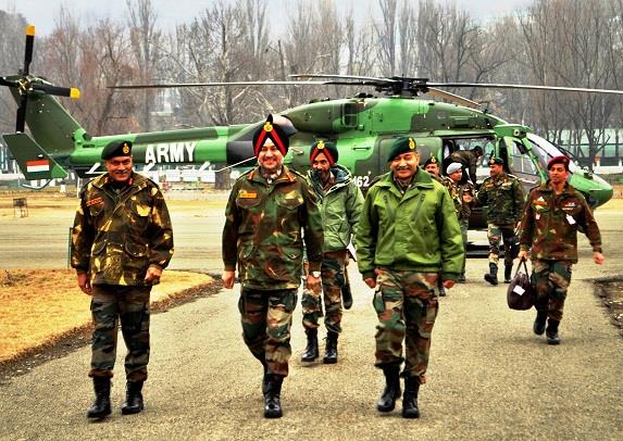 Northern army commander reviews security in valley