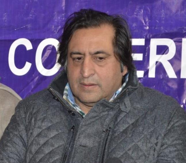 Sajad Lone grieved over demise Molvi Nazir’s mother
