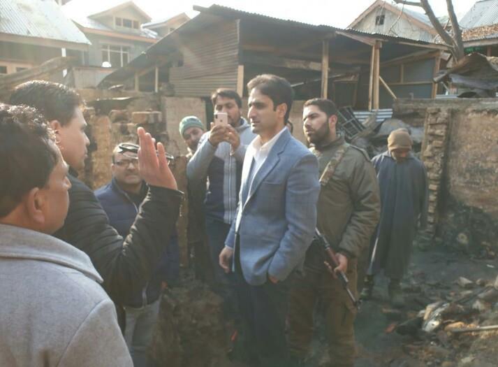 SMC Mayor visits Panderathan fire victims