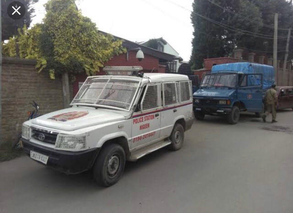 Ahead of PM's visit, Mirwaiz placed under house arrest