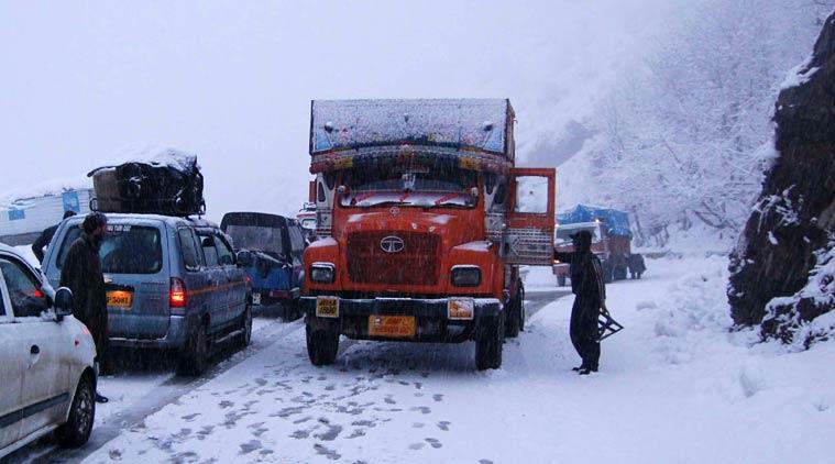 Srinagar-Jammu highway closed for third straight day