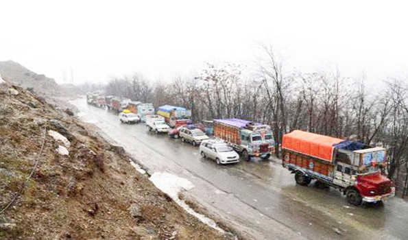 One way traffic allowed from Srinagar to Jammu on Kashmir highway