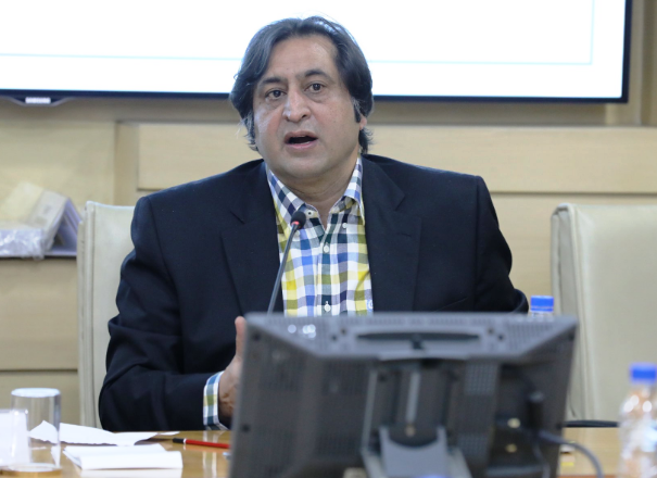 Sajad Lone condoles demise of father of KNS editor