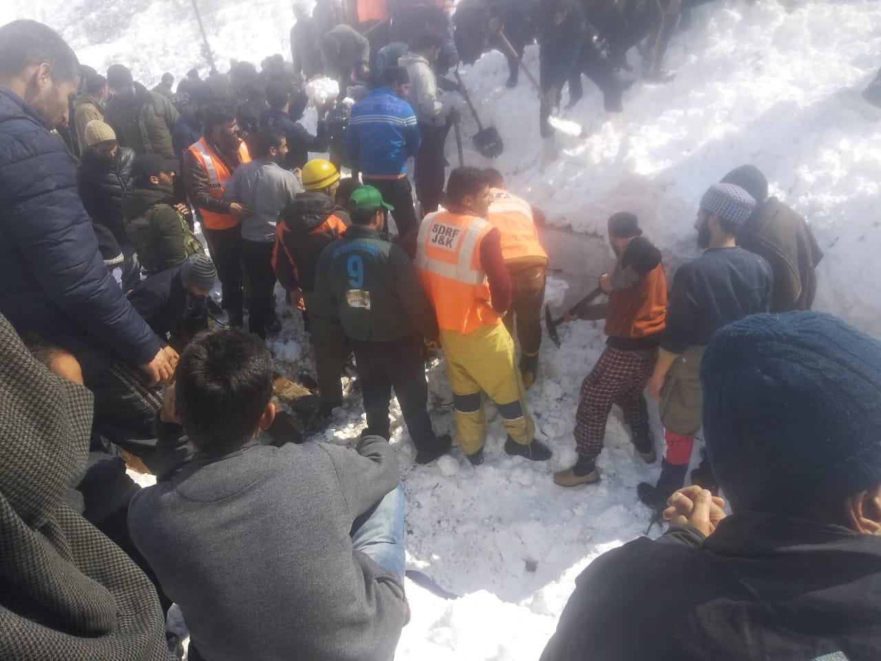 Three bodies recovered, three rescued from debris of avalanche at Jawahar Tunnel