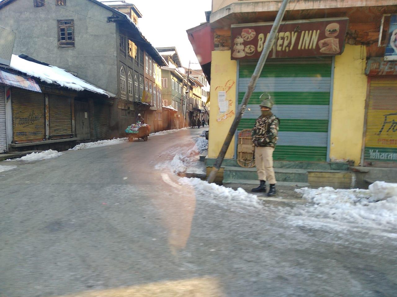 Kashmir shuts in memory of Guru's hanging