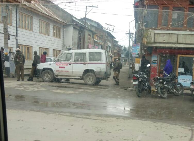 Funding Case: NIA raids houses of Mirwaiz, Malik, Shah, Sehrai and others