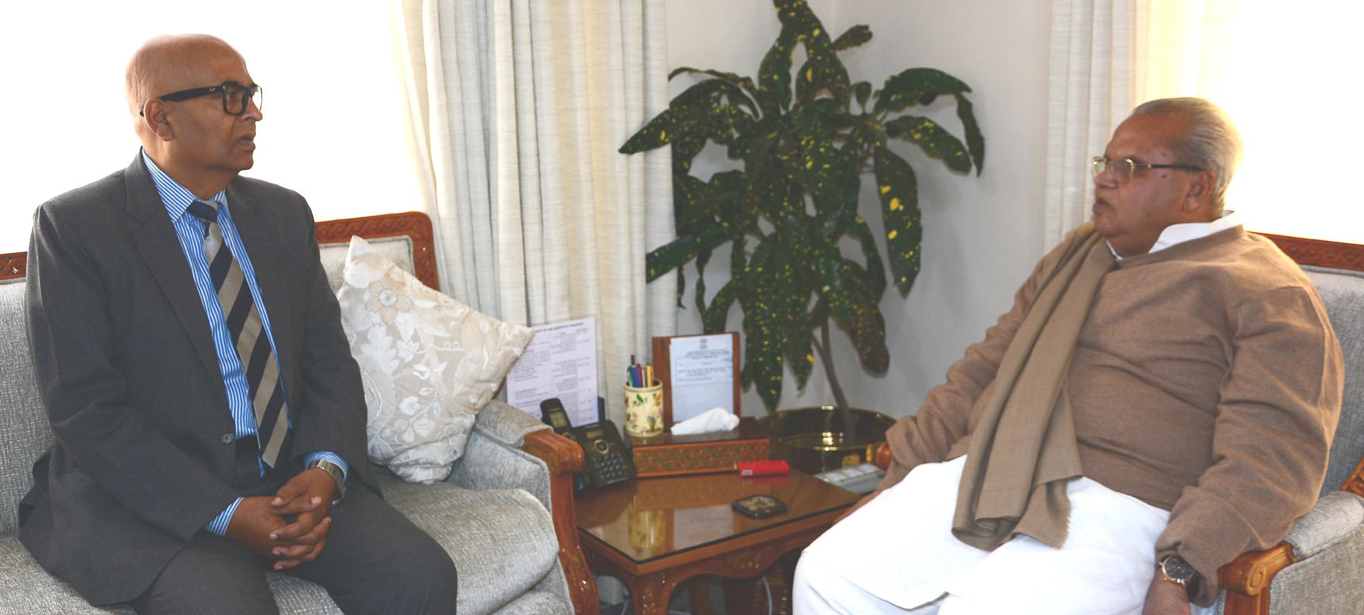 Chairman J&KPHC meets Governor