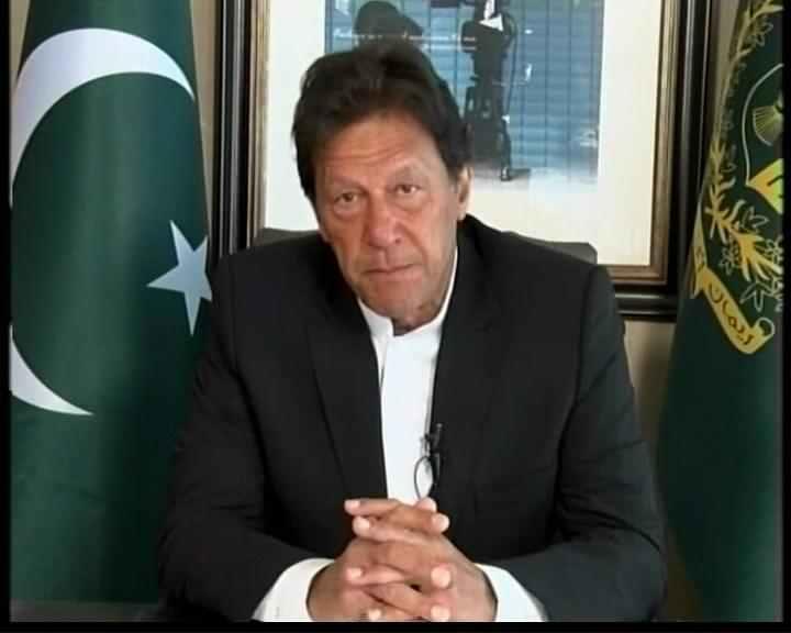 Amid hostility, Pak PM bats for talks with India