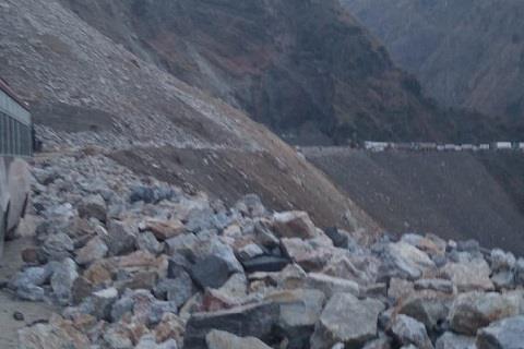 Landslide closes Jammu-Srinagar highway again