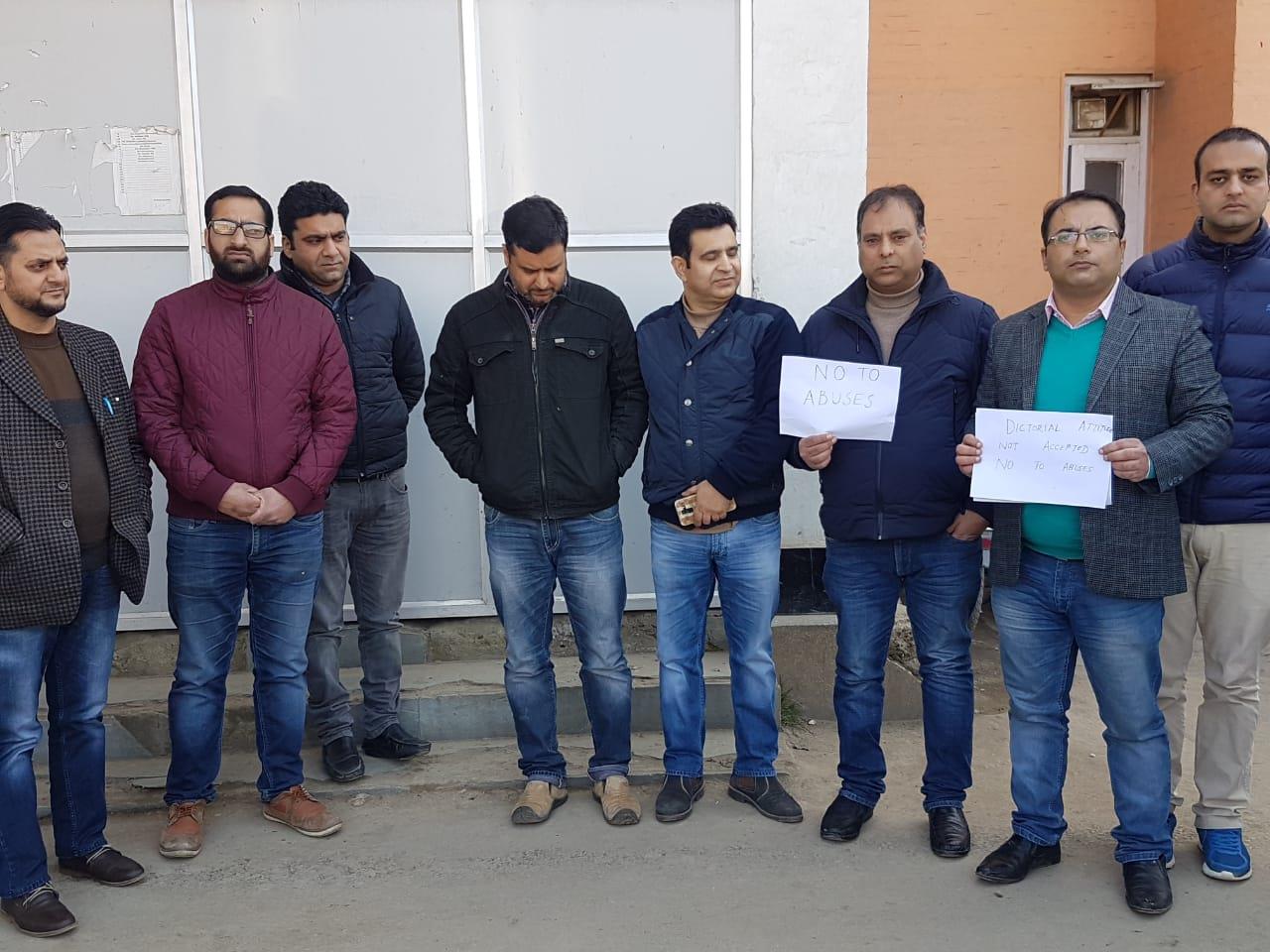Use of abusive language against Consultant ENT is unfortunate: DAK