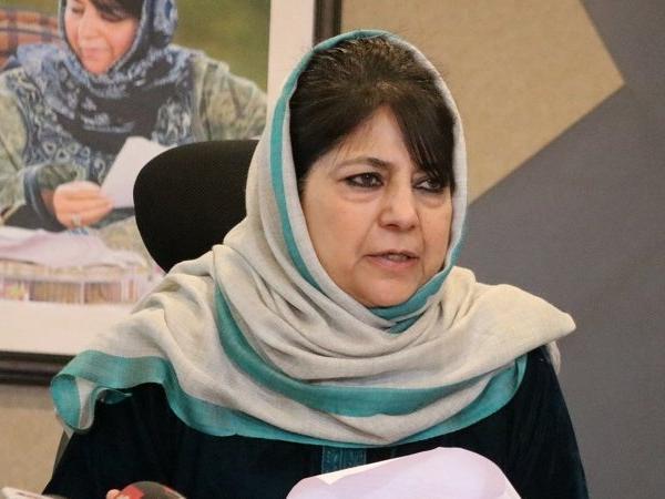 Mehbooba welcomes Imran’s peace gesture to release captured Indian pilot