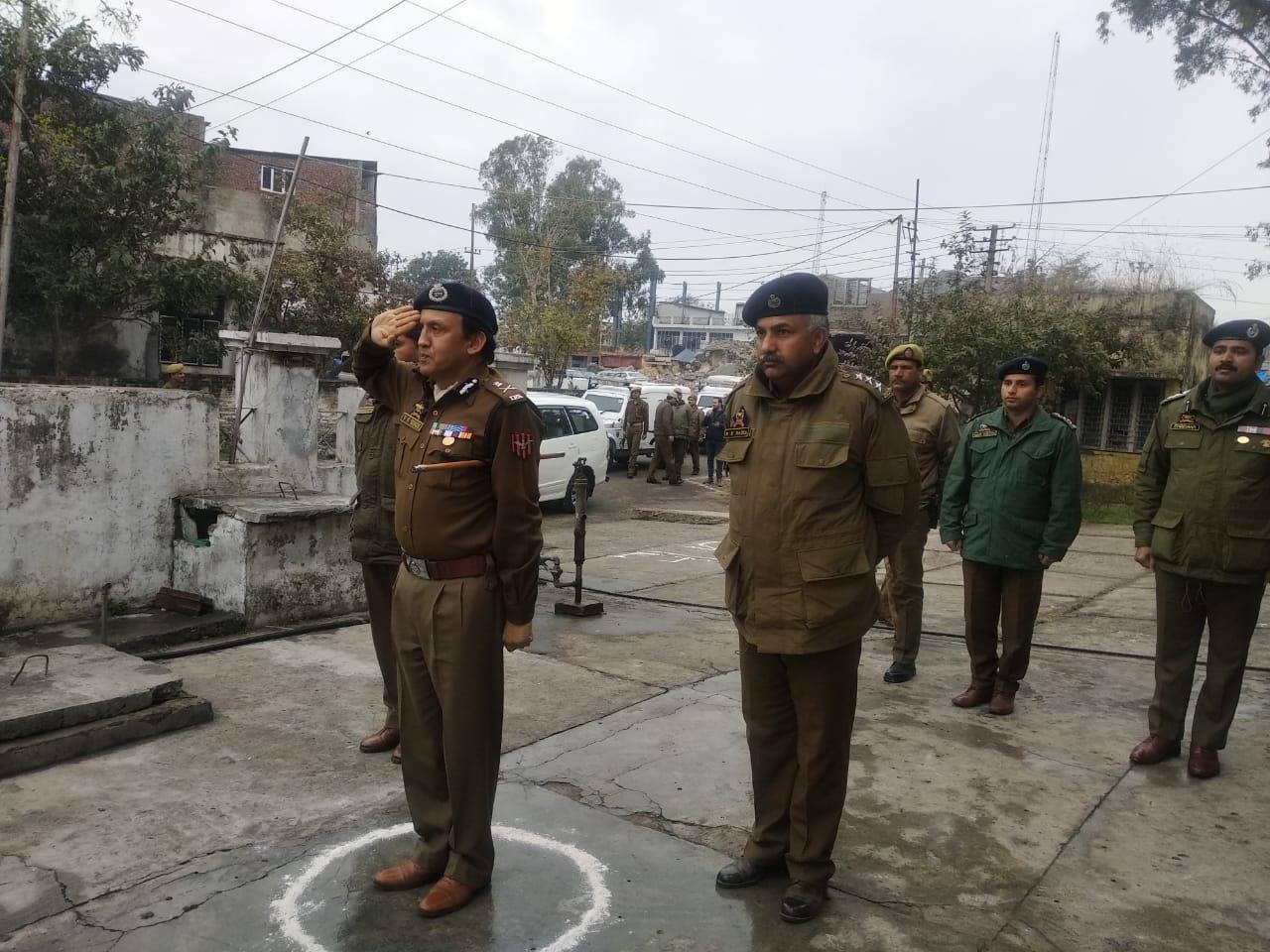 VK Singh inspects Fire Service stations, asks officials to ensure rapid response