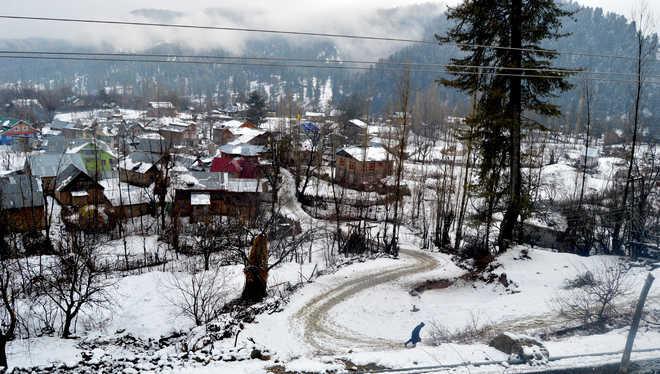 Problems galore as Kupwara-Karnah road closed for over 2 months