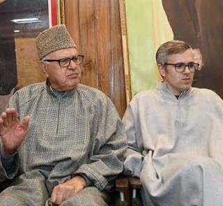 Dr Farooq, Omar condemn grenade blast at Jammu bus stand