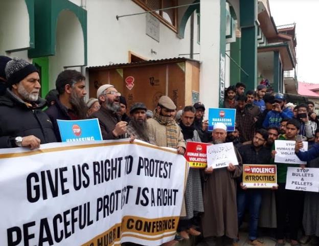Hurriyat (G) stages protest on JRL’s call