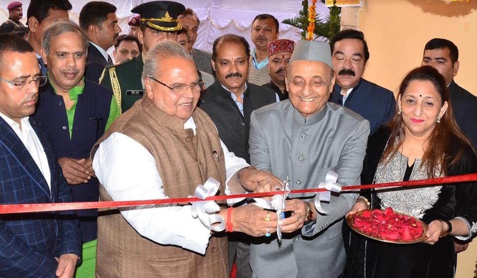 Governor inaugurates Dr. Karan Singh Library for senior citizens