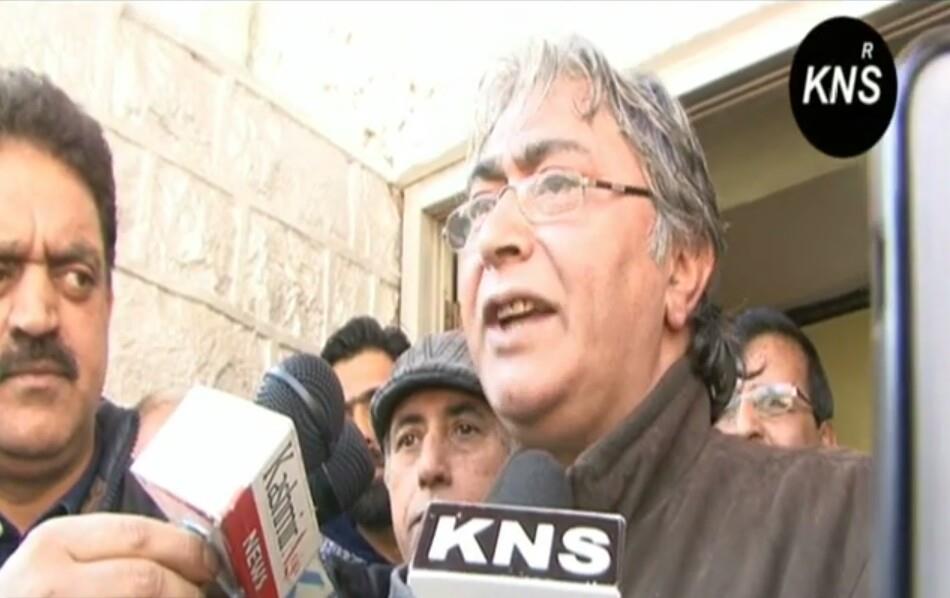 KEG holds protest against govt's ban on advertisements to GK, KR