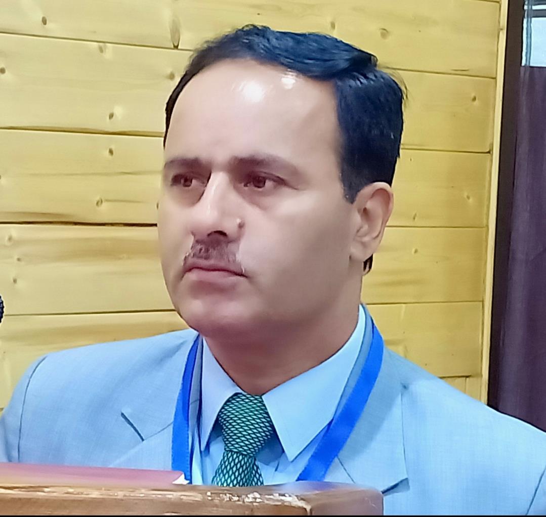 DC Baramulla asks health officials to work with synergy