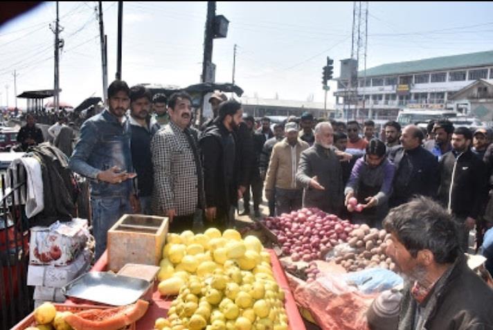 SMC conducts anti-encroachment drive in Batamaloo, adjacent areas