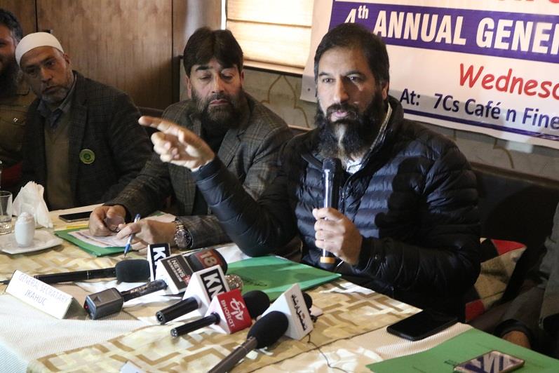 Anantnag based Travel company gets registration for issuing Umrah visa