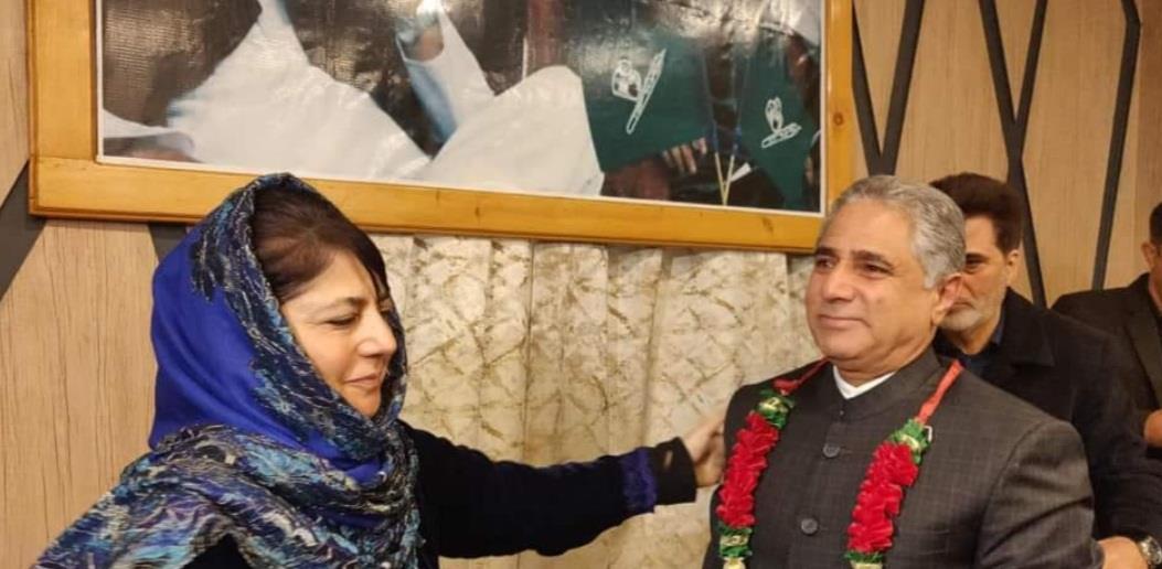 After quitting NC, Shabir Mir joins PDP, Mehbooba says he is back home