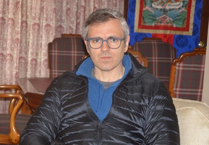 Officers favoring early elections in JK threatened, alleges Omar