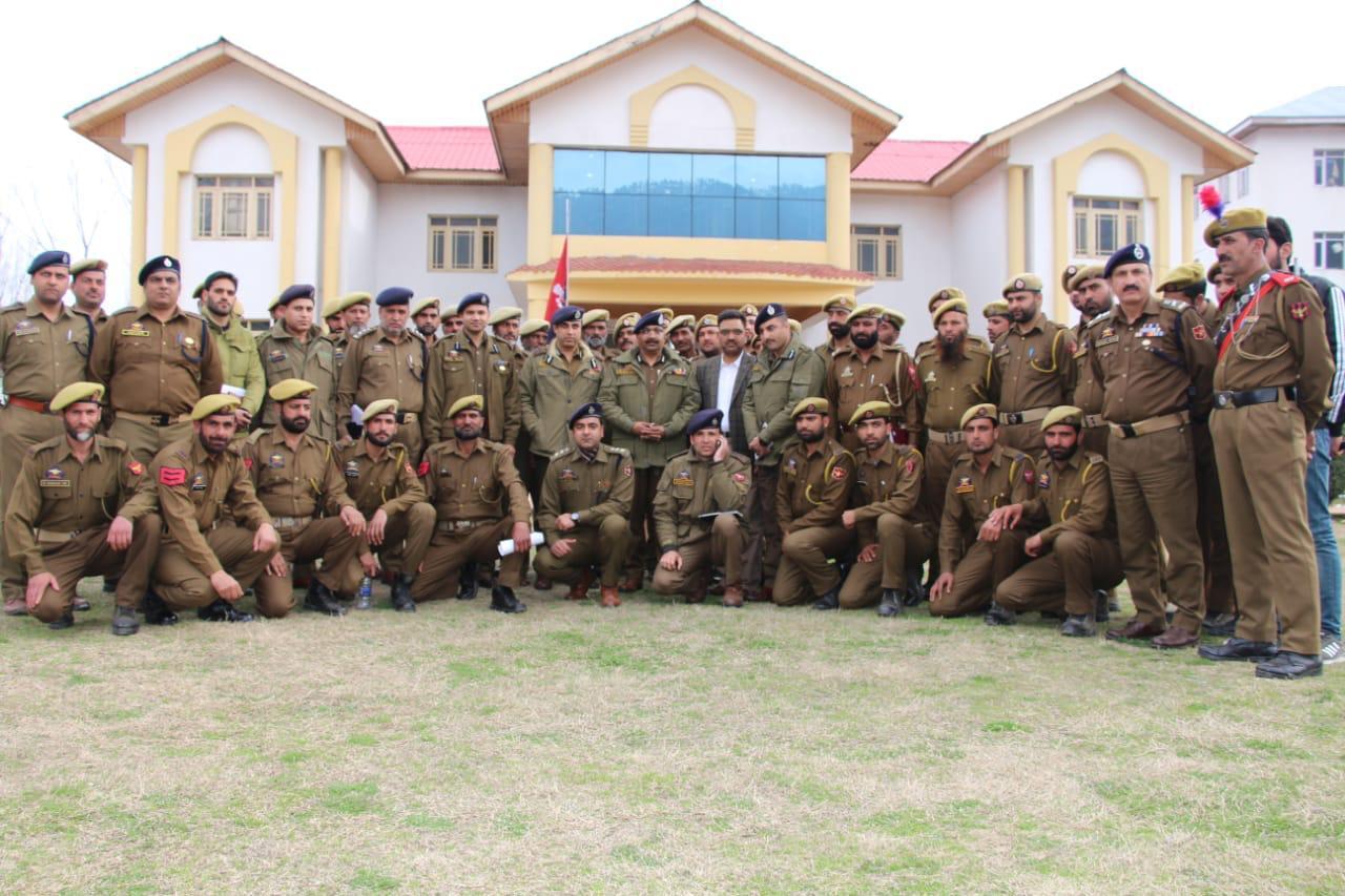 DGP visits Bandipora, asks cops to get well prepared for elections