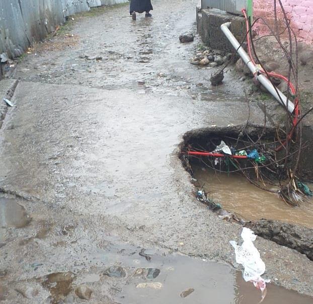 Culvert damaged by rains, snow leaves huge population of Hangah Langate disconnected