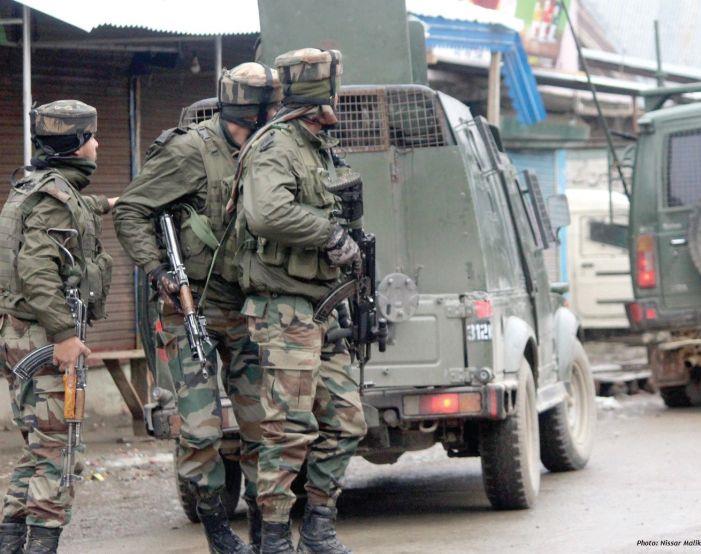 Hajin gunfight: Police rescues civilian held hostage by militants