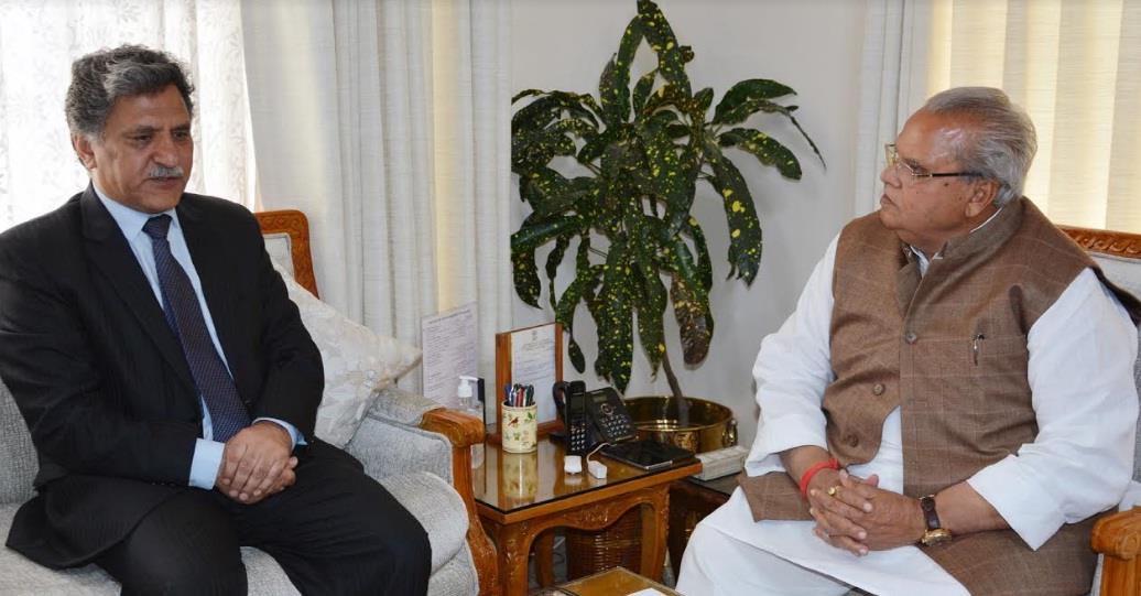 Advisor Ganai meets Governor
