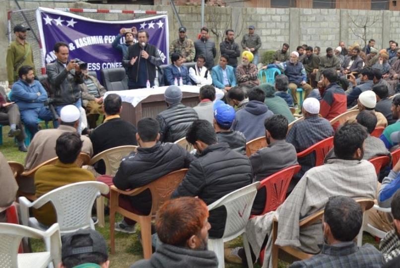 Stop lying through your teeth, are you powerful or powerless: Sajad asks Omar