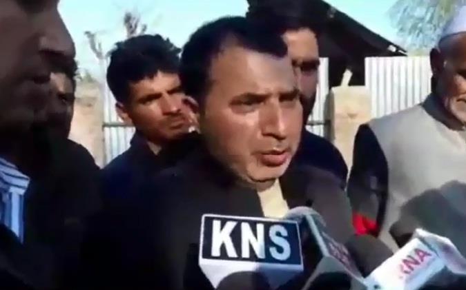 Farooq Shah demands cold stores, nursing schools in Tangmarg
