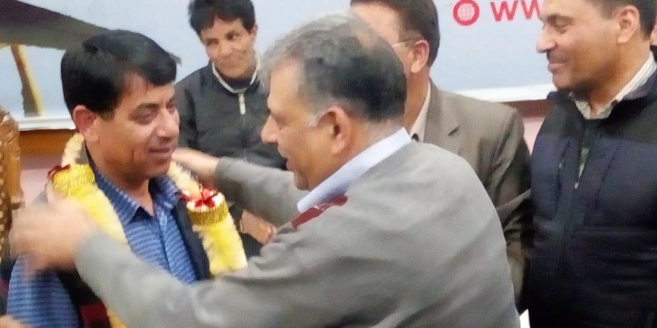SKICC employee given warm farewell on his retirement