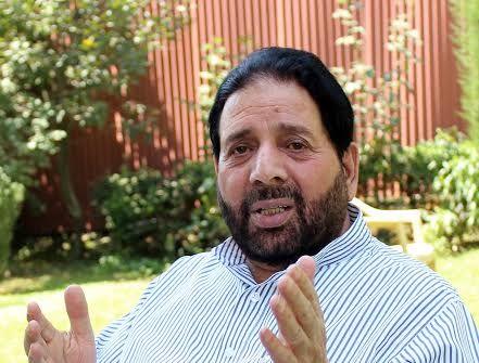 Hakeem Yaseen ridicules Amit Shah’s statement about removing Article 35-A by 2020