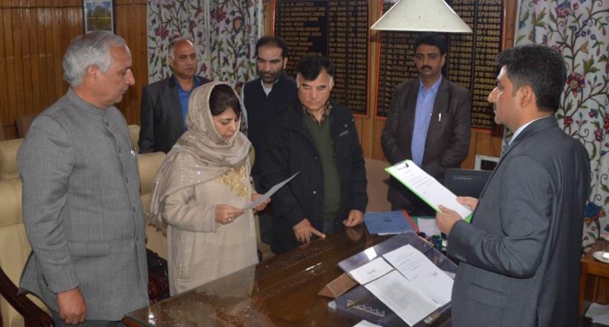 LS Polls: Mehbooba, G A Mir, Masoodi file nomination papers for South Kashmir constituency