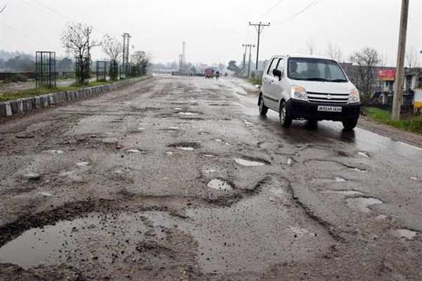 Shortage of macadam, specific fund allocation hamper repairing of city roads
