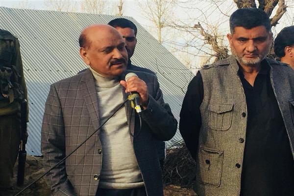 Omar cannot deceive people in the name of Wazeer-e-Azam, Sadr-i-Riyasat: Vakil