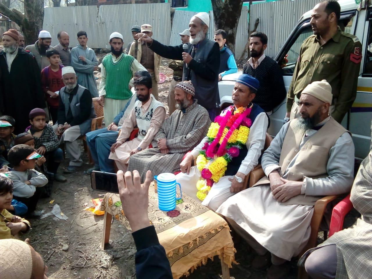 Highway jugular vein of Kashmiris, banning it for civilian brutal decision: Farooq Mir
