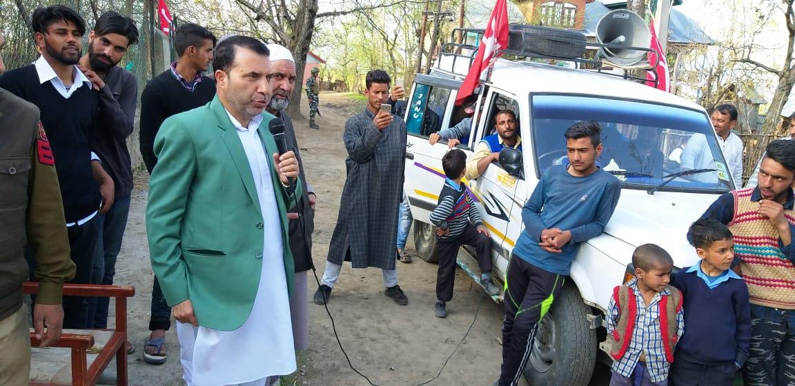 Despite huge tourism potential, Tangmarg youth craving for employment: Farooq Shah