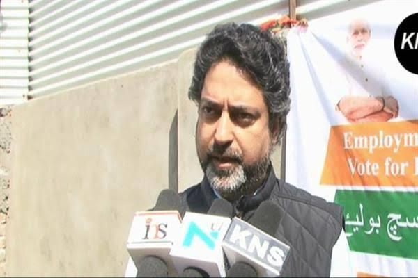 Dr. Farooq deserves Oscar award for lying, deceit: Khalid Jehangir